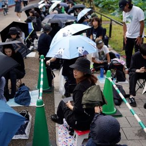 Japanese fans bid farewell to beloved panda pair before their return to China